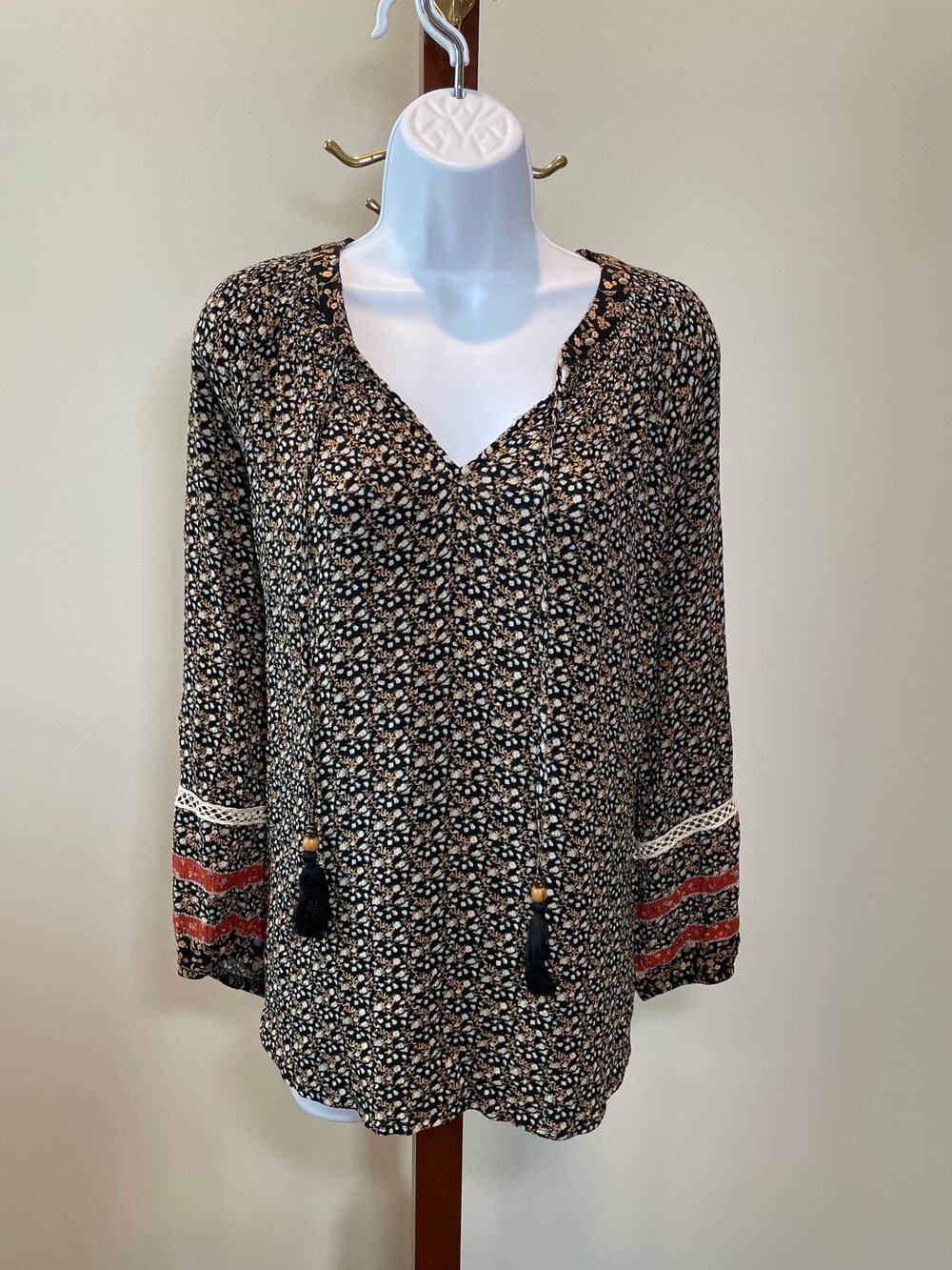 Mason & Belle Floral Long Sleeve Top Size L Black
